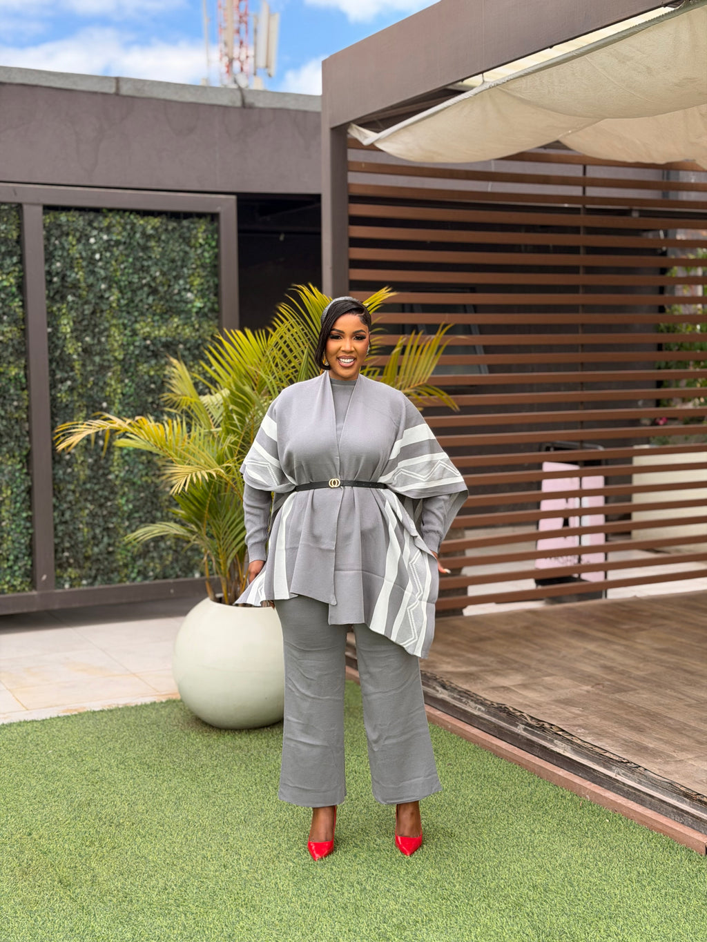 Knit 2pc with poncho